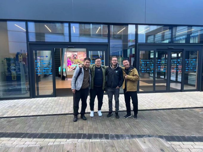 Visit local satellite communication customers in Spain (2)